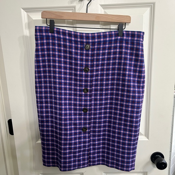 EUC like new size 12 Large J. Crew Purple Plaid Pencil Skirt with buttons. - Picture 4 of 14